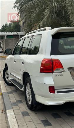 تۆیۆتا لاند کروزەر